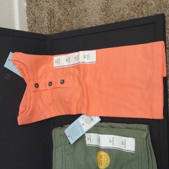 NWT CAT AND JACK 2T 1 SHIRT 3 SHORTS GREEN CORAL BLUE AND BROWN. - Picture 3 of 7